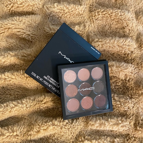 M•A•C SMOKEY EYE BUNDLE collection set - Picture 4 of 16